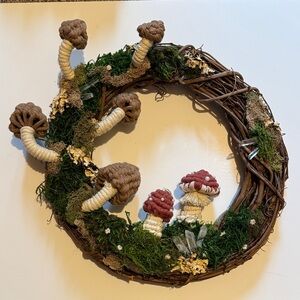 *NWOT* Handmade Macrame Mushroom Wreath with Crystals